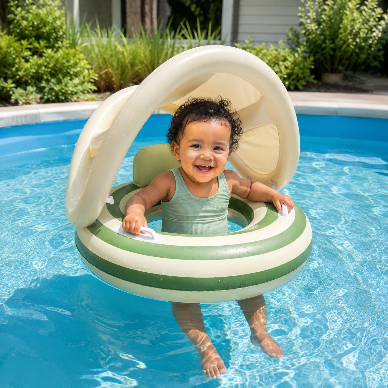 sunringz inflatable-baby-swim-ring-with-sun-canopy 3